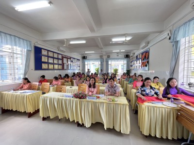Trường Mầm non Hoa Mai tổ chức Hội nghị Cán bộ viên chức năm học 2022-2023.