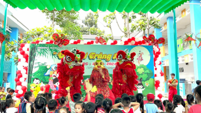 Trường MN Hoa Mai tổ chức “Vui Hội Trăng Rằm” cho các bé.