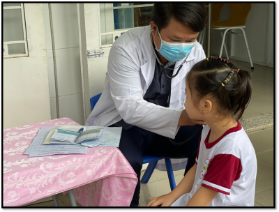 Trường Mầm non Hoa Mai triển khai chiến dịch tiêm vắc xin Sởi – Rubela, uống vắc xin phòng Bại liệt lần 1 cho trẻ tại trường.