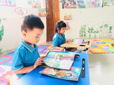 Các bé lớp chồi 2 với hoạt động mừng sinh nhật Bác Hồ