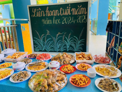 Tiệc Buffet – niềm vui của các bé_Trường MN Hoa Mai