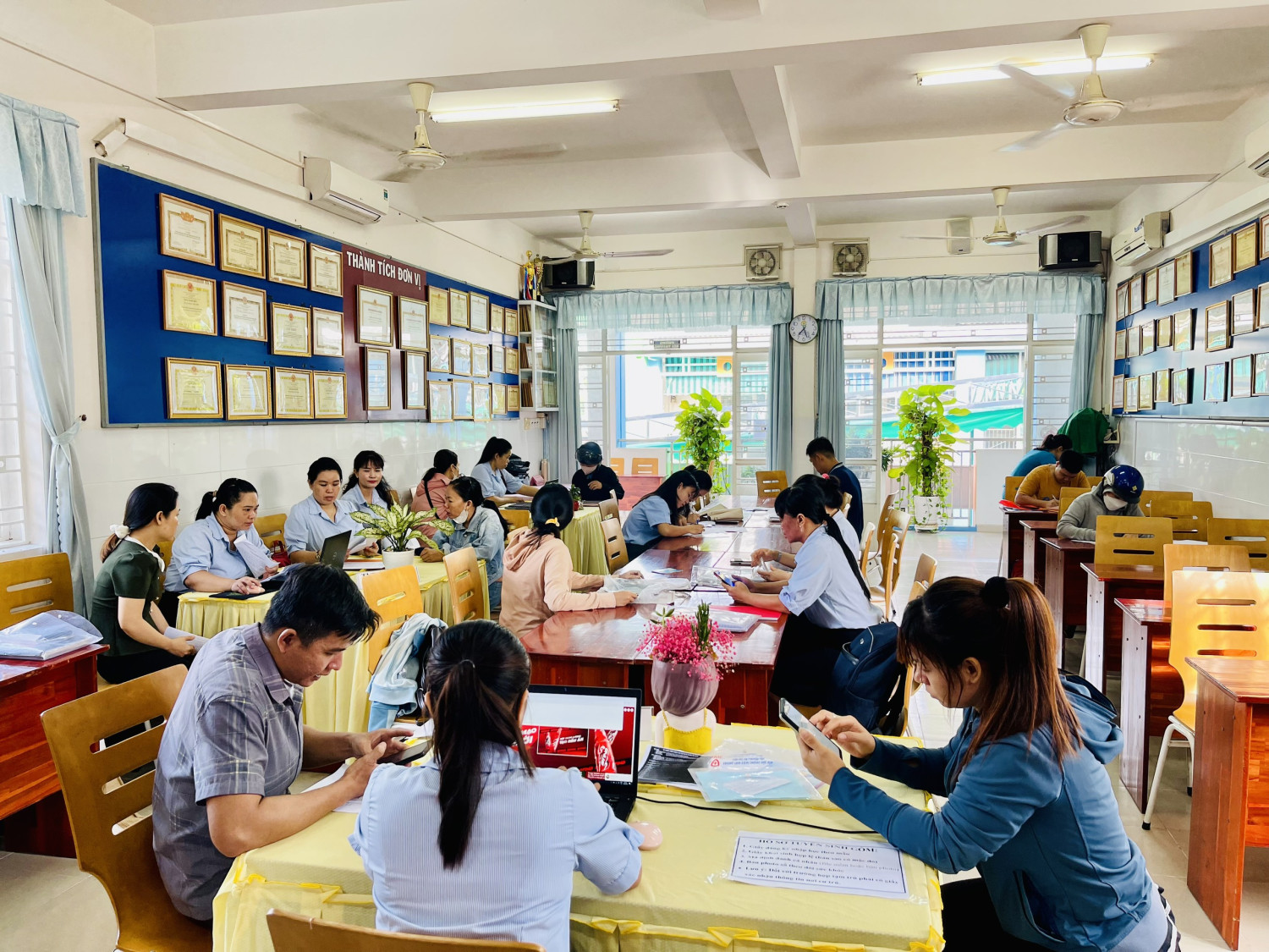 Trường Mầm non Hoa Mai thực hiện tuyển sinh trực tuyến năm học mới 2024-2025