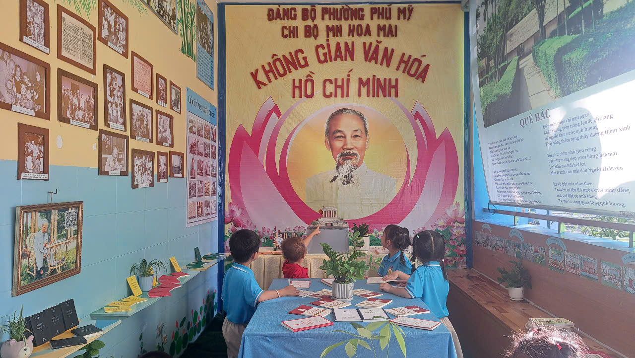 Các bạn nhỏ lớp Lá 1 đã cùng nhau đến tham quan “Không Gian Văn Hóa Hồ Chí Minh” nhân ngày sinh nhật Bác Hồ